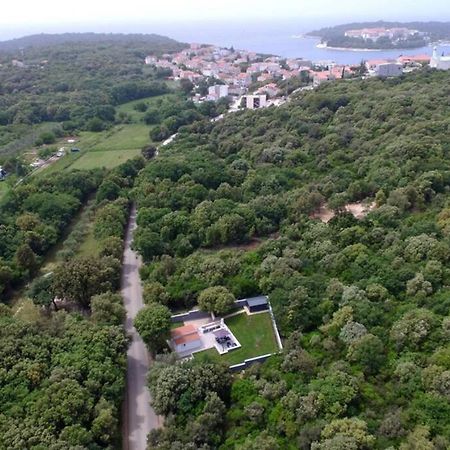 Apartment In Park Forest Soline Near The Sea Pjescana Uvala Exterior photo