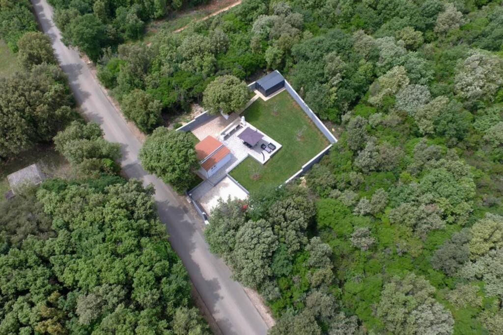 Apartment In Park Forest Soline Near The Sea Pjescana Uvala Exterior photo