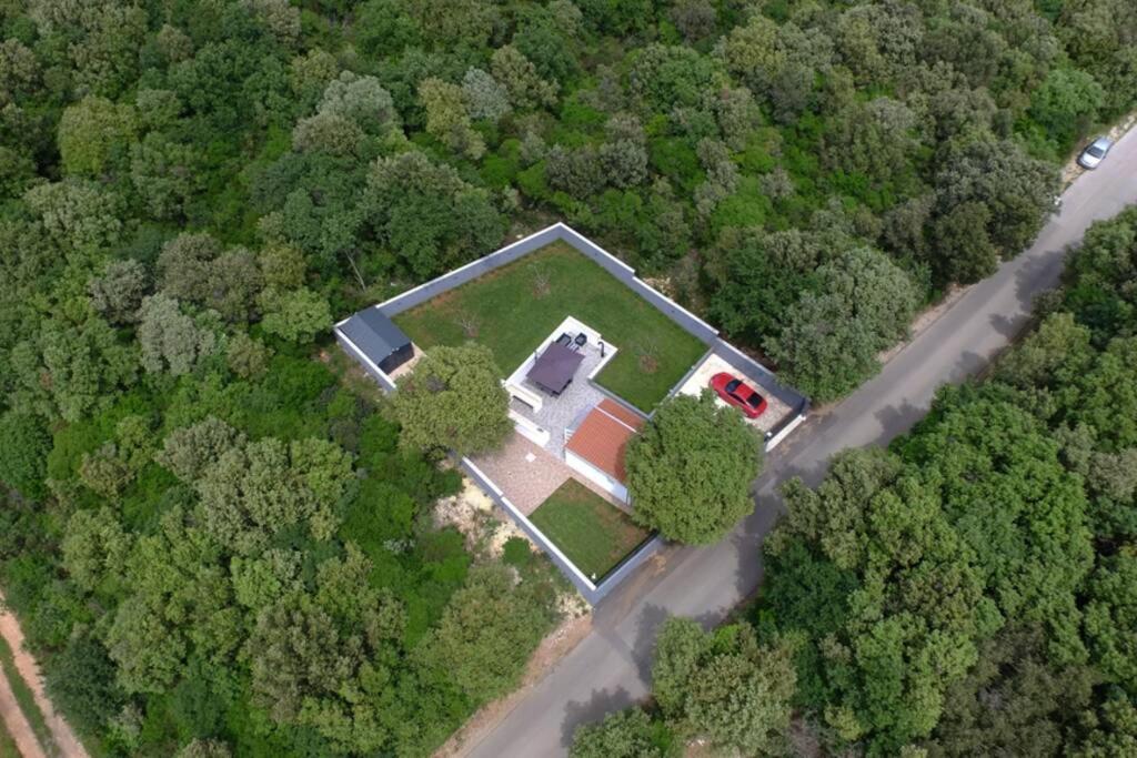 Apartment In Park Forest Soline Near The Sea Pjescana Uvala Exterior photo